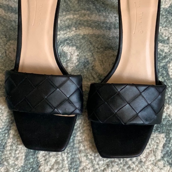 Woven sandal - Picture 4 of 5